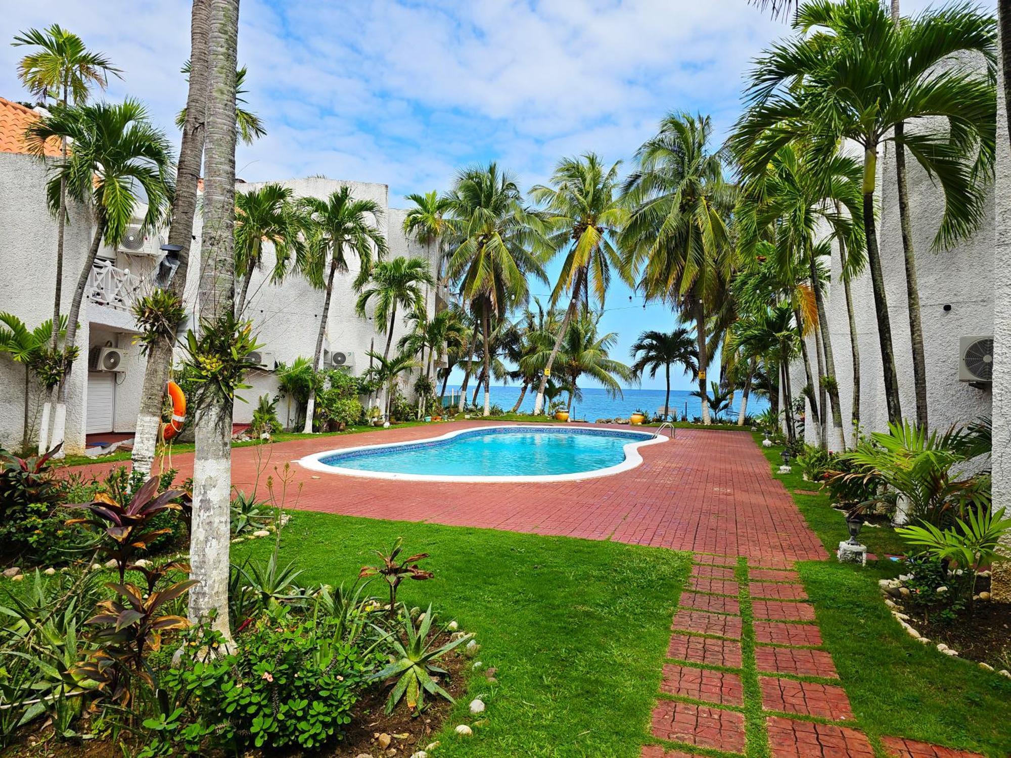 Chrisanns Paradise Suite By The Ocean - Apt#9 Ocho Ríos Exterior foto